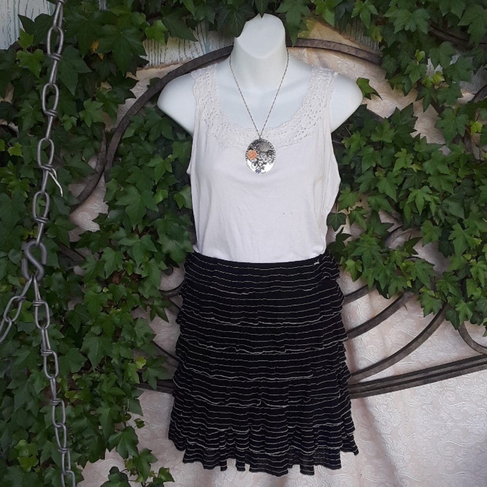 🍃💎🍃NWT BEAUTIFUL SKIRT